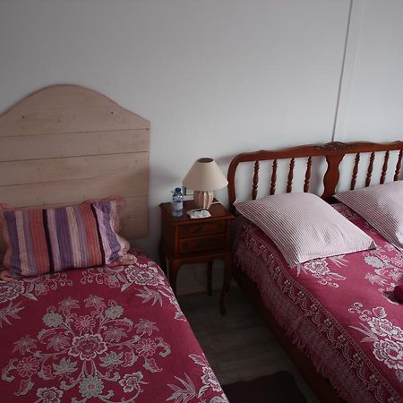 Bed and Breakfast Yec'Hed Mat Saint-Nicolas-du-Pélem Esterno foto